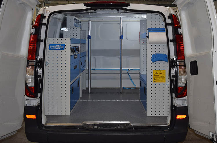 Mercedes Vito con allestimento completo Syncro Ferrara